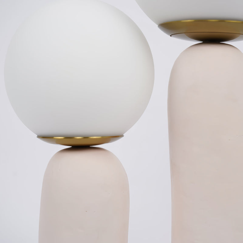 Lampa Stołowa w Współczesnym Stylu z Naturalnym Akcentem