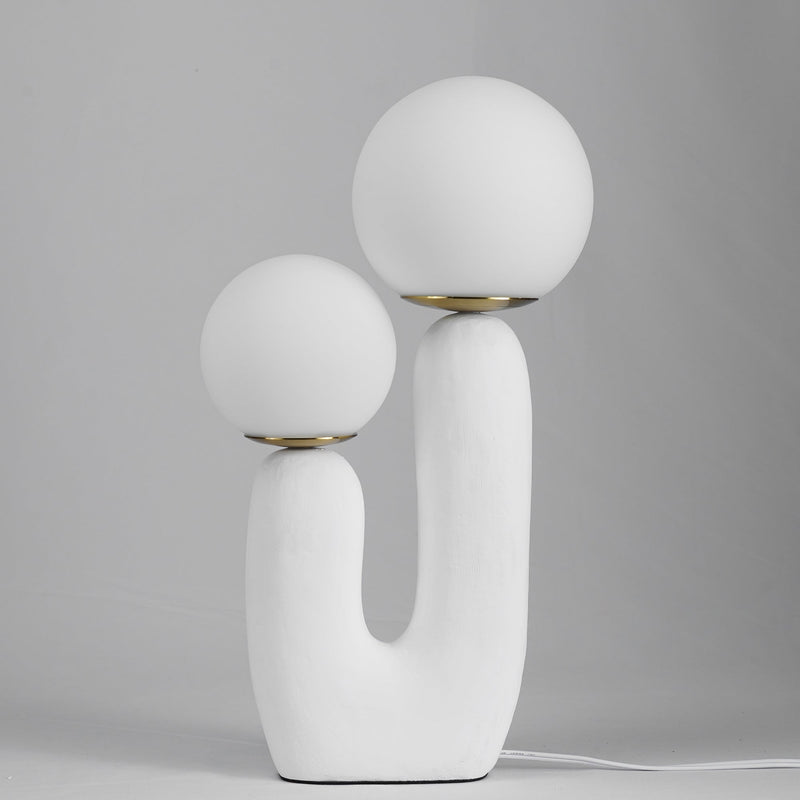 Lampa Stołowa w Współczesnym Stylu z Naturalnym Akcentem