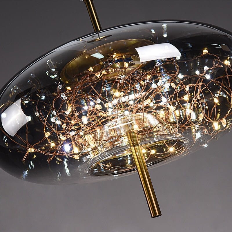 Elegancka Lampa Wisząca ze Szklaną Kloszem i Motywem Wróżki