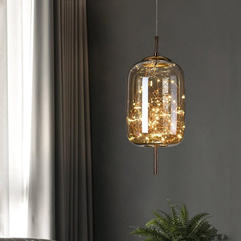 Elegancka Lampa Wisząca ze Szklaną Kloszem i Motywem Wróżki