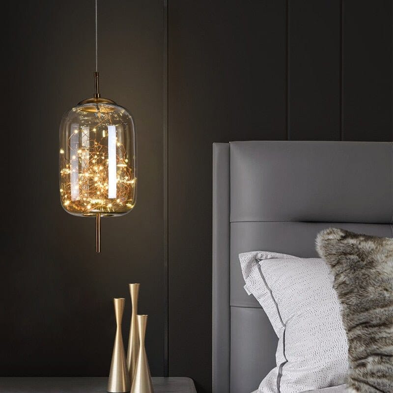 Elegancka Lampa Wisząca ze Szklaną Kloszem i Motywem Wróżki