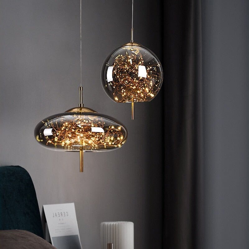 Elegancka Lampa Wisząca ze Szklaną Kloszem i Motywem Wróżki