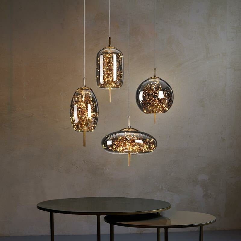 Elegancka Lampa Wisząca ze Szklaną Kloszem i Motywem Wróżki