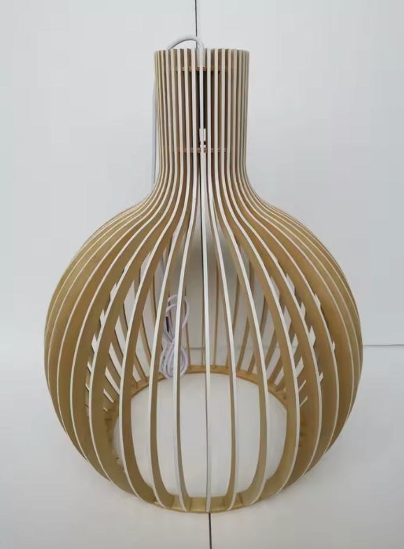 Stylowy bambusowy żyrandol do nowoczesnych wnętrz